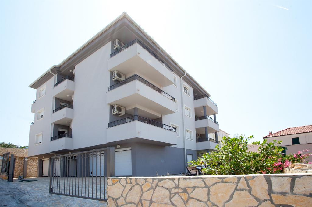 Apartments Maja Округ-Доньи Экстерьер фото
