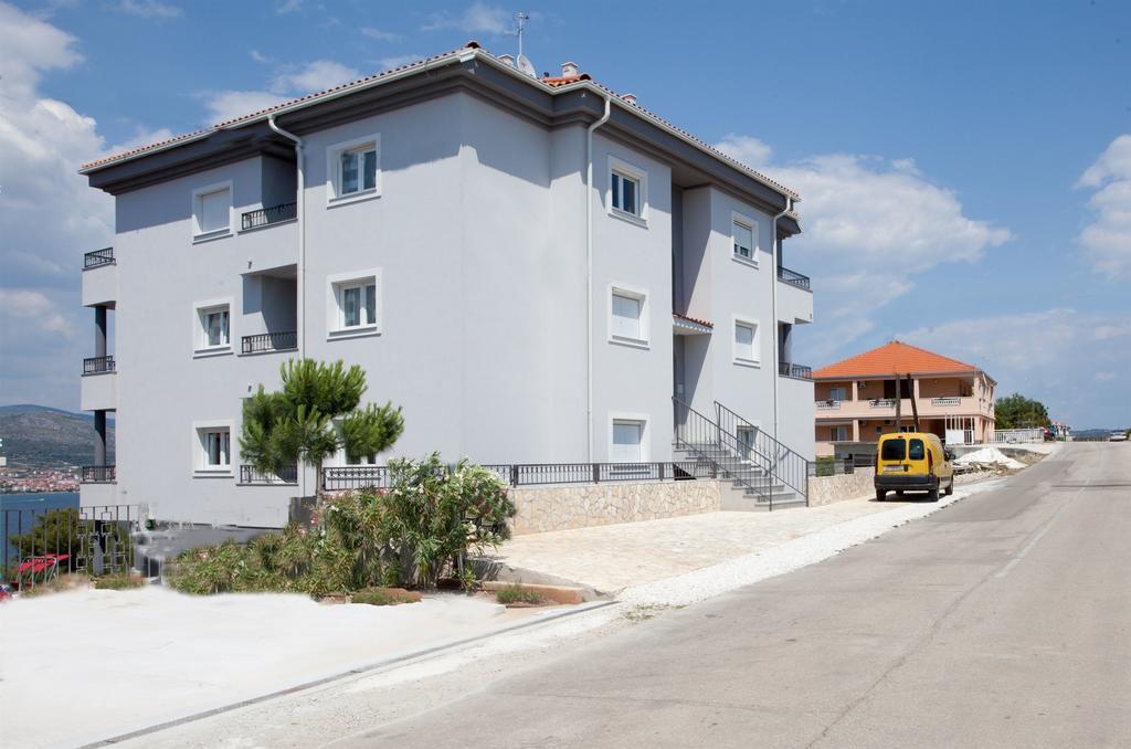 Apartments Maja Округ-Доньи Экстерьер фото